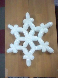 Balloon Snowflakes - Christmas Decoration Ideas
